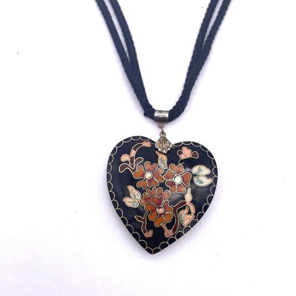 Vintage Enamel Heart Flower Scalloped Pendant Black Braided Cord Necklace 27" - Picture 3 of 5